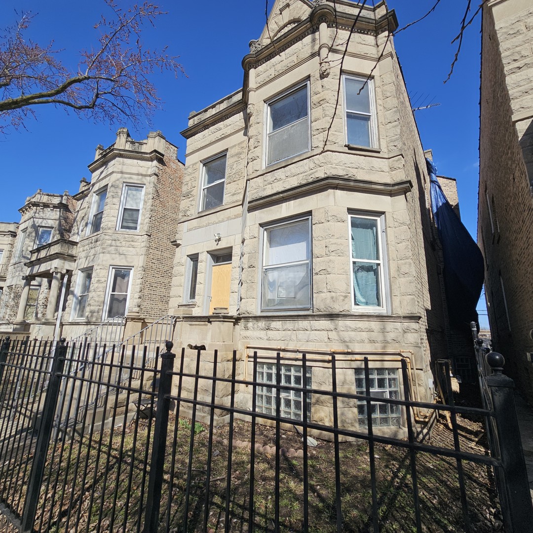 3834 W Monroe Street
