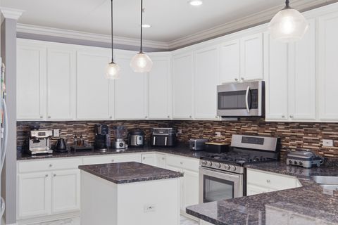 Tiny photo for 829 Linden Circle, Hoffman Estates, IL 60169 (MLS # 12590088)