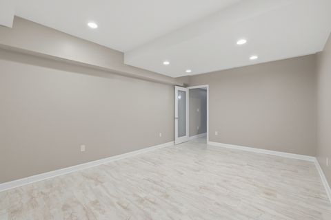 Tiny photo for 829 Linden Circle, Hoffman Estates, IL 60169 (MLS # 12590088)