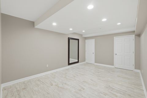 Tiny photo for 829 Linden Circle, Hoffman Estates, IL 60169 (MLS # 12590088)