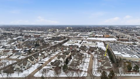 Tiny photo for 829 Linden Circle, Hoffman Estates, IL 60169 (MLS # 12590088)