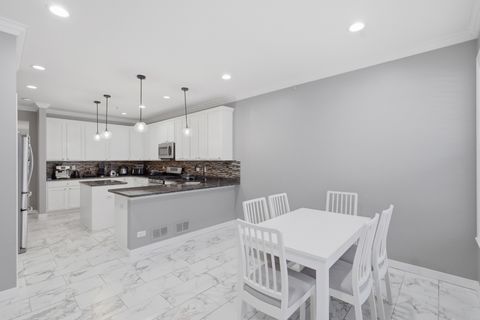 Tiny photo for 829 Linden Circle, Hoffman Estates, IL 60169 (MLS # 12590088)