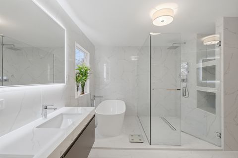 Tiny photo for 829 Linden Circle, Hoffman Estates, IL 60169 (MLS # 12590088)