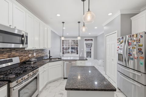 Tiny photo for 829 Linden Circle, Hoffman Estates, IL 60169 (MLS # 12590088)