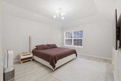 Tiny photo for 829 Linden Circle, Hoffman Estates, IL 60169 (MLS # 12590088)