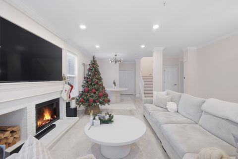 Tiny photo for 829 Linden Circle, Hoffman Estates, IL 60169 (MLS # 12590088)