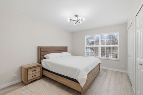 Tiny photo for 829 Linden Circle, Hoffman Estates, IL 60169 (MLS # 12590088)