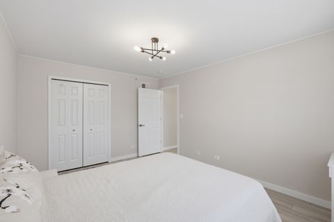 Tiny photo for 829 Linden Circle, Hoffman Estates, IL 60169 (MLS # 12590088)