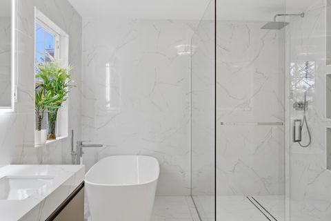 Tiny photo for 829 Linden Circle, Hoffman Estates, IL 60169 (MLS # 12590088)