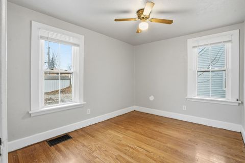 Tiny photo for 1508 W Lombard Street, Davenport, IA 52804 (MLS # 12551568)