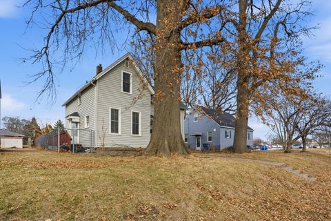 Tiny photo for 1508 W Lombard Street, Davenport, IA 52804 (MLS # 12551568)