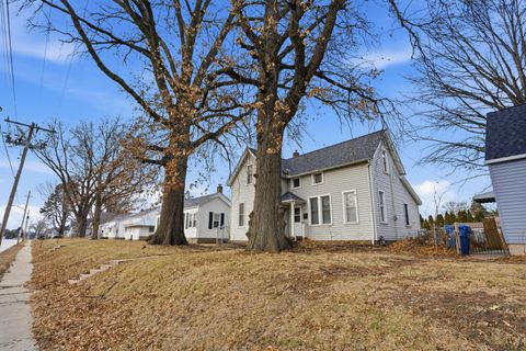 Tiny photo for 1508 W Lombard Street, Davenport, IA 52804 (MLS # 12551568)