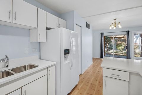 Tiny photo for 120 N Cathy Lane #120, Mount Prospect, IL 60056 (MLS # 12493479)