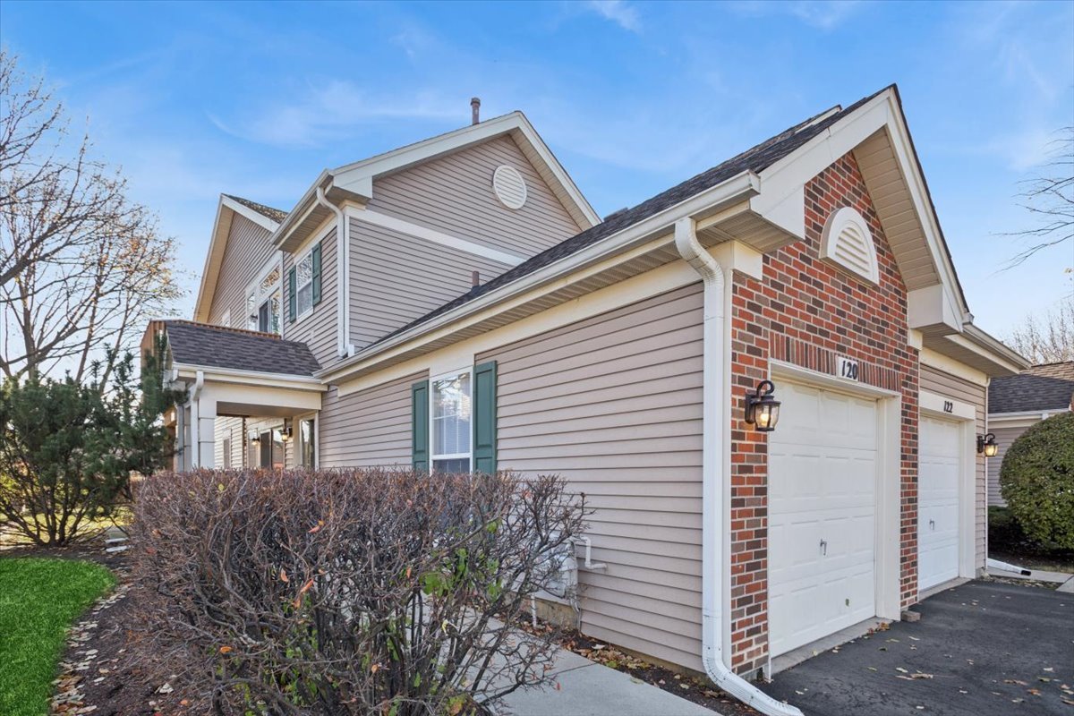 120 N Cathy Lane 120