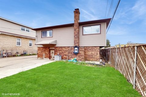 Tiny photo for 7217 W 58th Street, Summit, IL 60501 (MLS # 12338799)