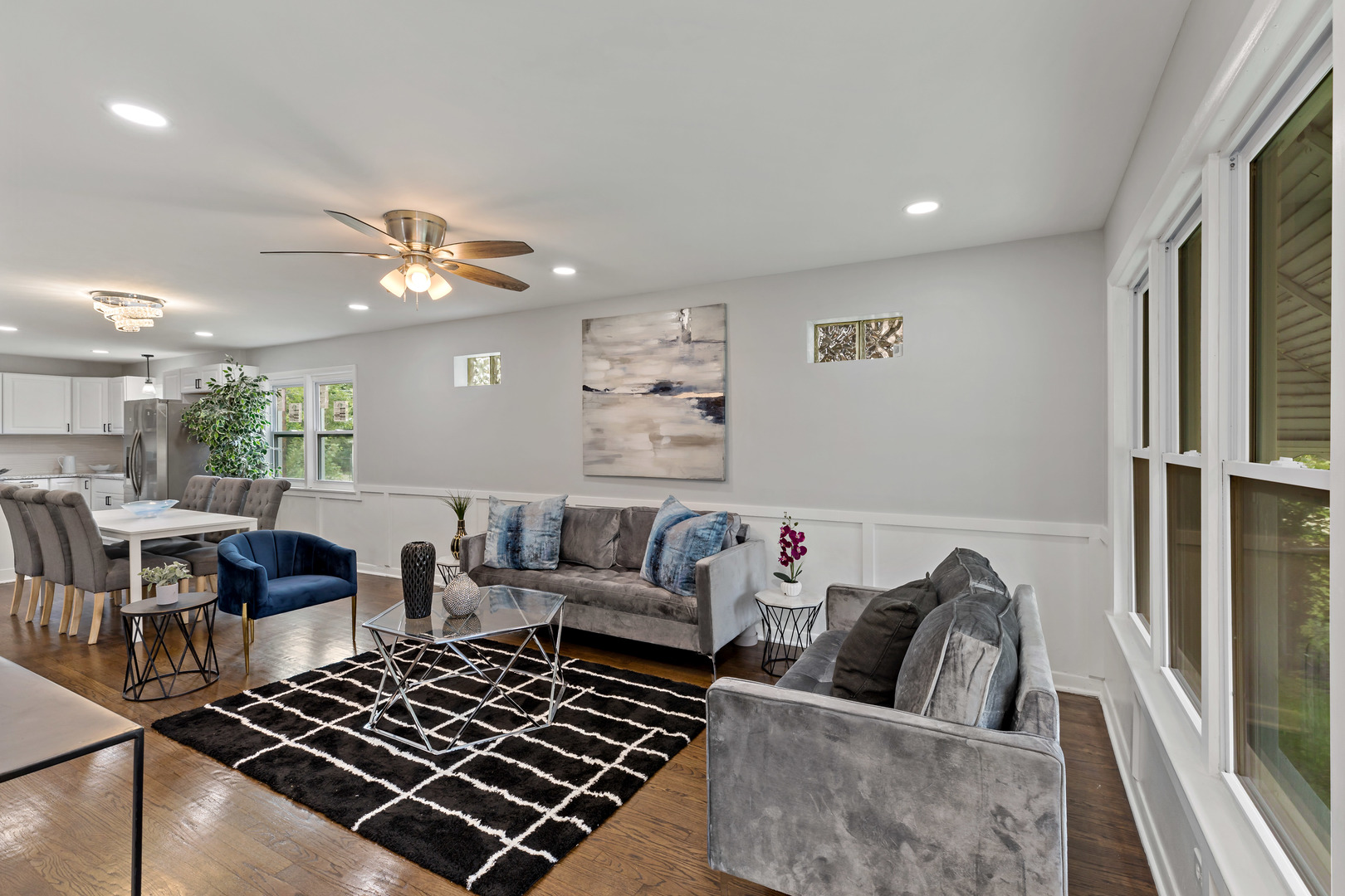 1121 E 93rd Street