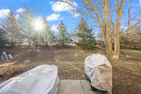 Tiny photo for 74 Harvest Gate, Lake In The Hills, IL 60156 (MLS # 12546411)