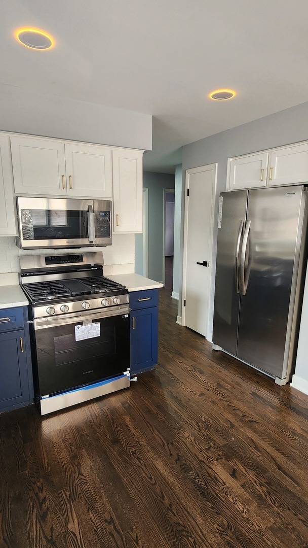 676 Exchange Avenue