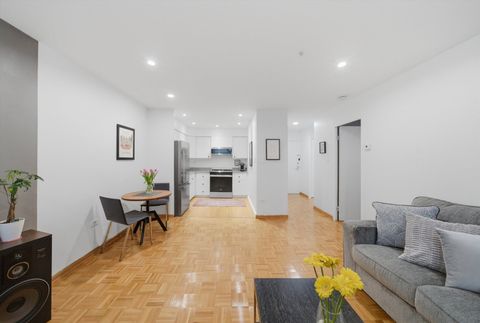 Tiny photo for 201 S Maple Avenue #103, Oak Park, IL 60302 (MLS # 12624148)