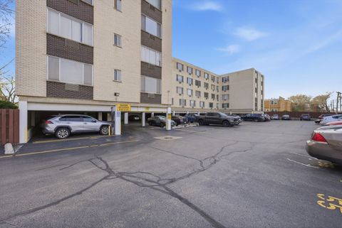 Tiny photo for 201 S Maple Avenue #103, Oak Park, IL 60302 (MLS # 12624148)