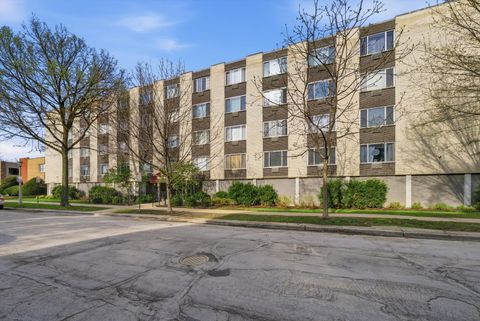 Photo of 201 S Maple Avenue #103, Oak Park, IL 60302 (MLS # 12624148)