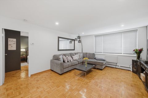 Tiny photo for 201 S Maple Avenue #103, Oak Park, IL 60302 (MLS # 12624148)