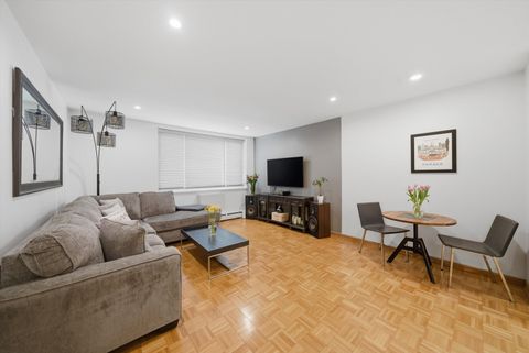 Tiny photo for 201 S Maple Avenue #103, Oak Park, IL 60302 (MLS # 12624148)