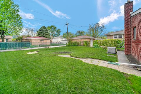 Tiny photo for 8322 Central Avenue, Morton Grove, IL 60053 (MLS # 12631770)