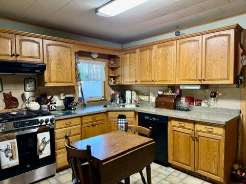 Tiny photo for 404 E 2nd Street, Oglesby, IL 61348 (MLS # 12771902)