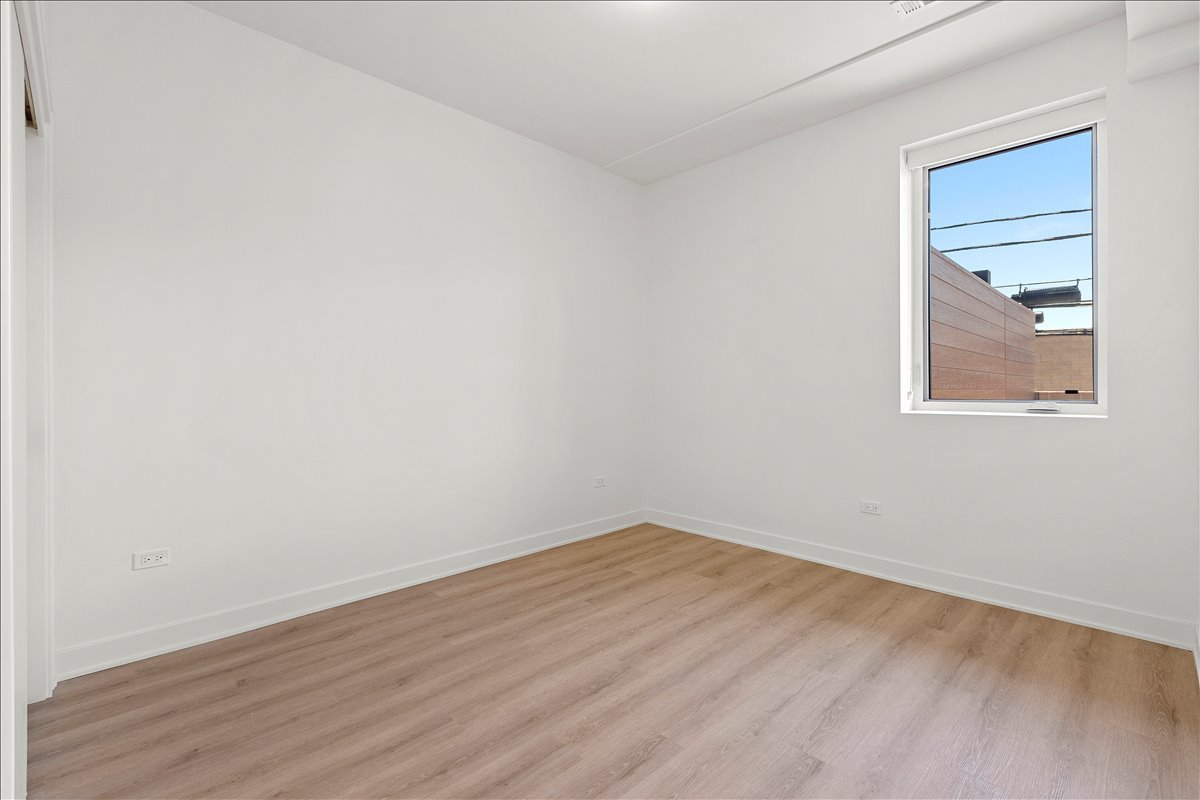 1801 W Grand Avenue 402