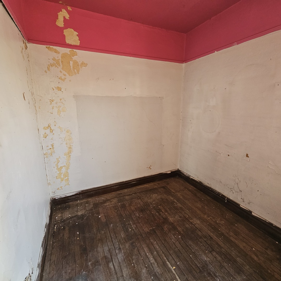 1932 S Ridgeway Avenue