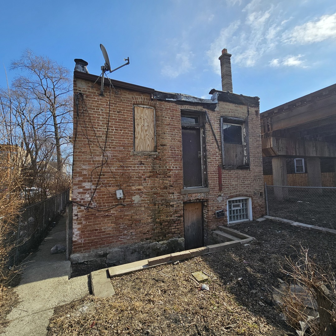 1932 S Ridgeway Avenue