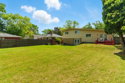 Tiny photo for 2708 Dana Avenue, Waukegan, IL 60087 (MLS # 12458715)