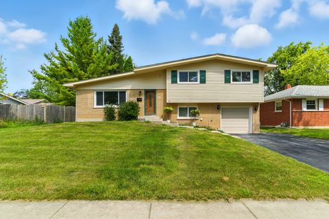 Tiny photo for 2708 Dana Avenue, Waukegan, IL 60087 (MLS # 12458715)