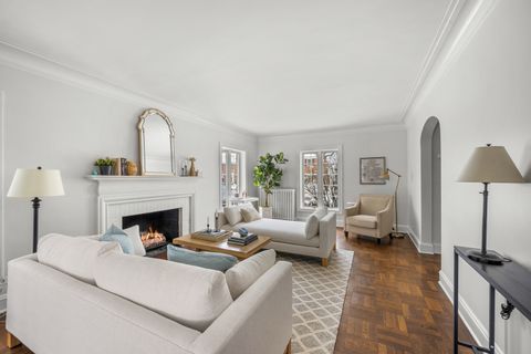 Tiny photo for 2145 Kenilworth Avenue, Wilmette, IL 60091 (MLS # 12527881)