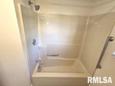 Tiny photo for 3405 PICCADILLY Avenue, Mt Vernon, IL 62864 (MLS # EB460388)