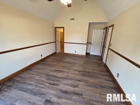 Tiny photo for 3405 PICCADILLY Avenue, Mt Vernon, IL 62864 (MLS # EB460388)