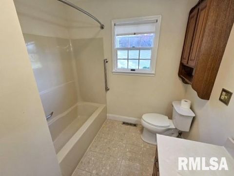 Tiny photo for 3405 PICCADILLY Avenue, Mt Vernon, IL 62864 (MLS # EB460388)