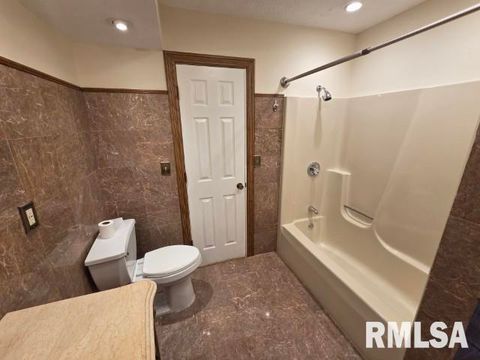 Tiny photo for 3405 PICCADILLY Avenue, Mt Vernon, IL 62864 (MLS # EB460388)