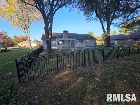 Tiny photo for 3405 PICCADILLY Avenue, Mt Vernon, IL 62864 (MLS # EB460388)