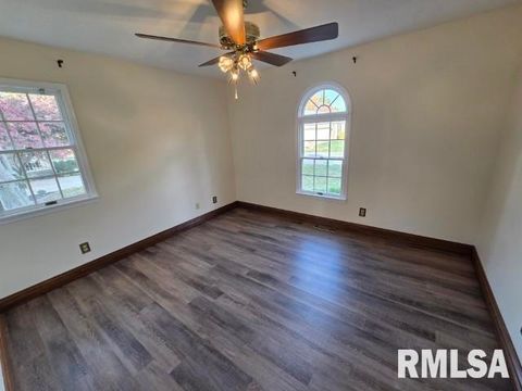 Tiny photo for 3405 PICCADILLY Avenue, Mt Vernon, IL 62864 (MLS # EB460388)