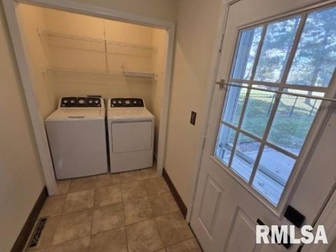 Tiny photo for 3405 PICCADILLY Avenue, Mt Vernon, IL 62864 (MLS # EB460388)