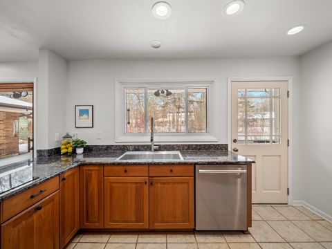 Tiny photo for 16 Yorkshire Drive, Lincolnshire, IL 60069 (MLS # 12572421)