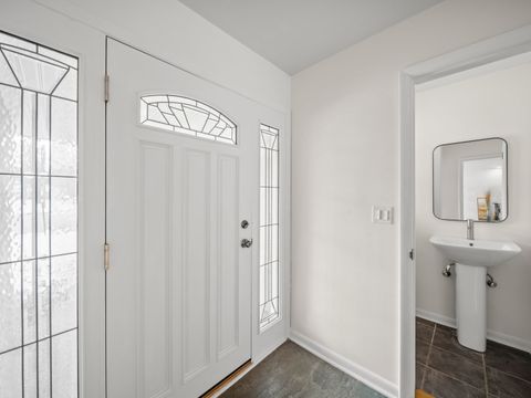 Tiny photo for 16 Yorkshire Drive, Lincolnshire, IL 60069 (MLS # 12572421)