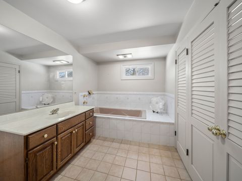 Tiny photo for 16 Yorkshire Drive, Lincolnshire, IL 60069 (MLS # 12572421)