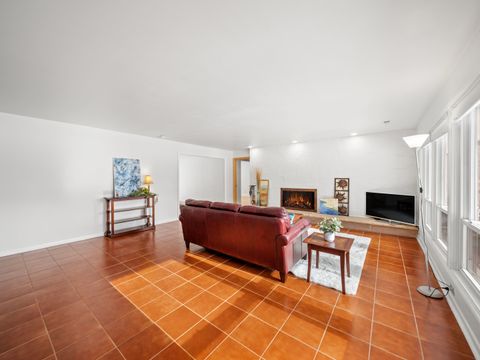 Tiny photo for 16 Yorkshire Drive, Lincolnshire, IL 60069 (MLS # 12572421)