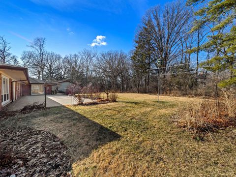 Tiny photo for 16 Yorkshire Drive, Lincolnshire, IL 60069 (MLS # 12572421)