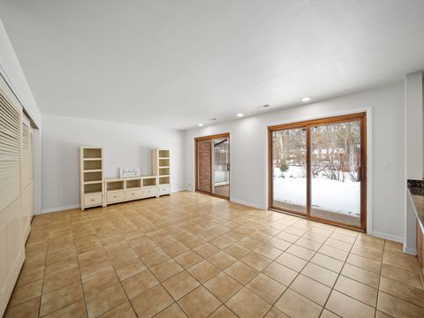 Tiny photo for 16 Yorkshire Drive, Lincolnshire, IL 60069 (MLS # 12572421)