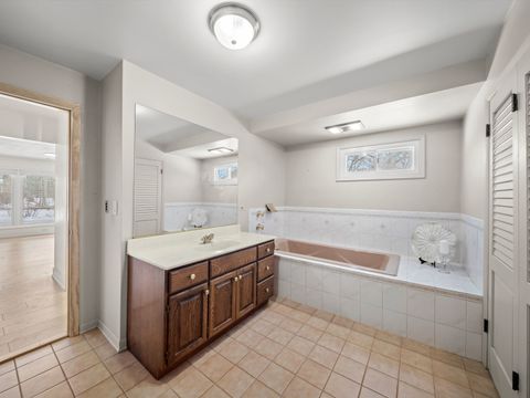 Tiny photo for 16 Yorkshire Drive, Lincolnshire, IL 60069 (MLS # 12572421)