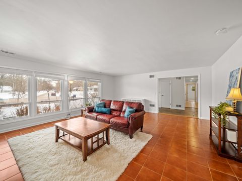 Tiny photo for 16 Yorkshire Drive, Lincolnshire, IL 60069 (MLS # 12572421)